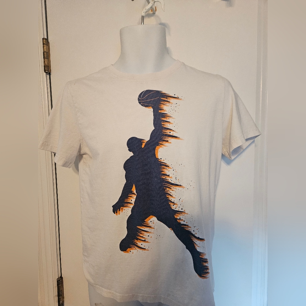 H&M White Tee with Dynamic Graphic